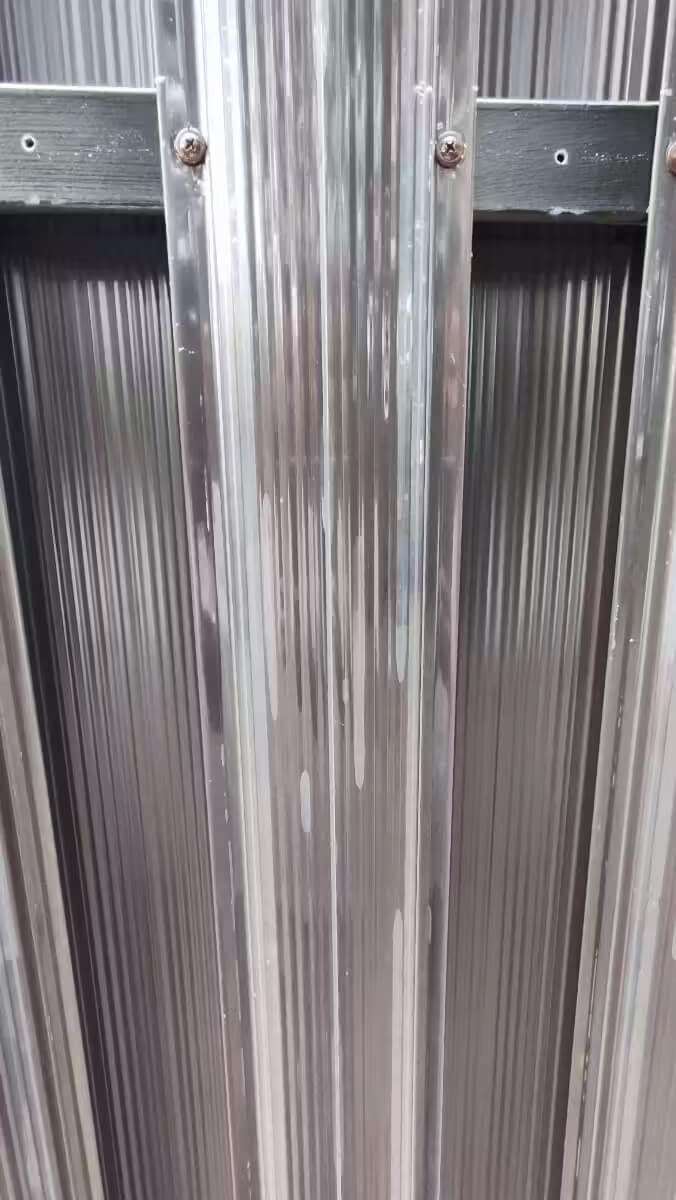 Забор из евроштакетника 22м RAL8019/8019 Темный Шоколад двусторонний фото 3 в Тамбове
