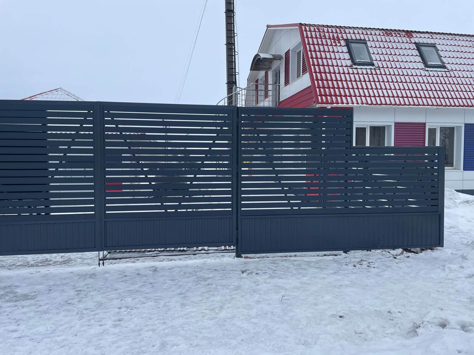 Забор-ранчо из металлического планкена 11м RAL7024 Серый Графит фото 1 в Тамбове